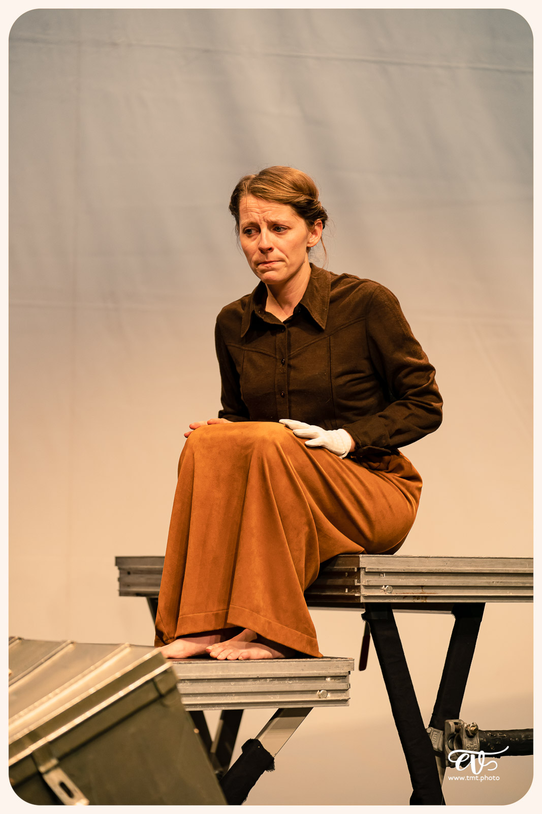 LA MESNIE H. - UN JOUR D'ÉTÉ